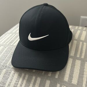 Men’s Nike golf hat